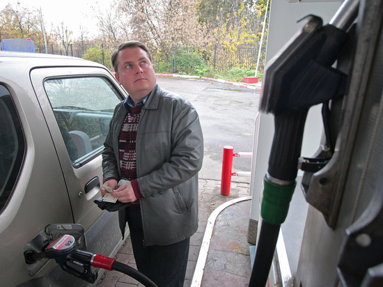 100 рублей за литр: независимые АЗС предрекли скорое подорожание бензина 