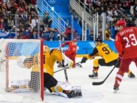 Михаил Делягин: МОК попытается отнять у российских хоккеистов их золотую медаль