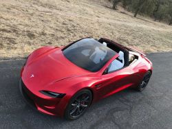 Tesla Roadster 2 тестируют на треке во Фримонте