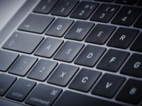Apple откажется от фирменной клавиатуры «бабочка»
